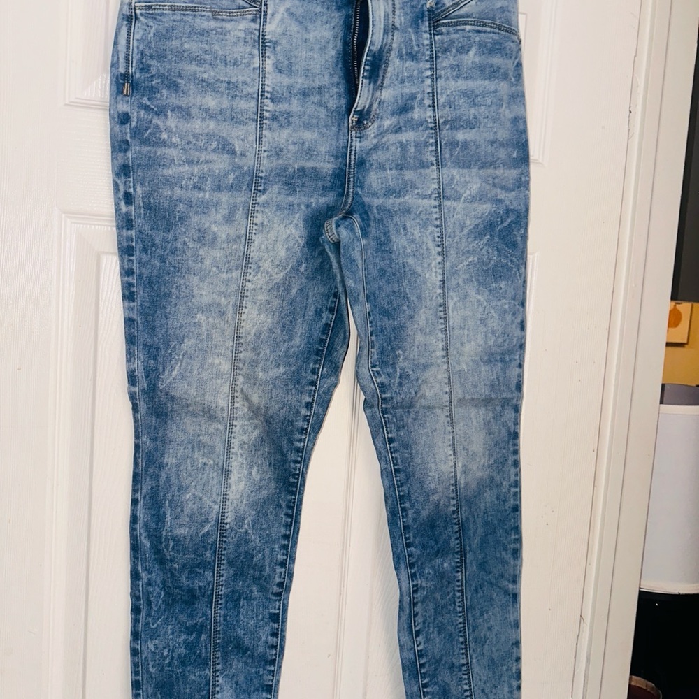 Simply Vera Vera Wang Light Blue Skinny Jeans - Picture 2 of 7
